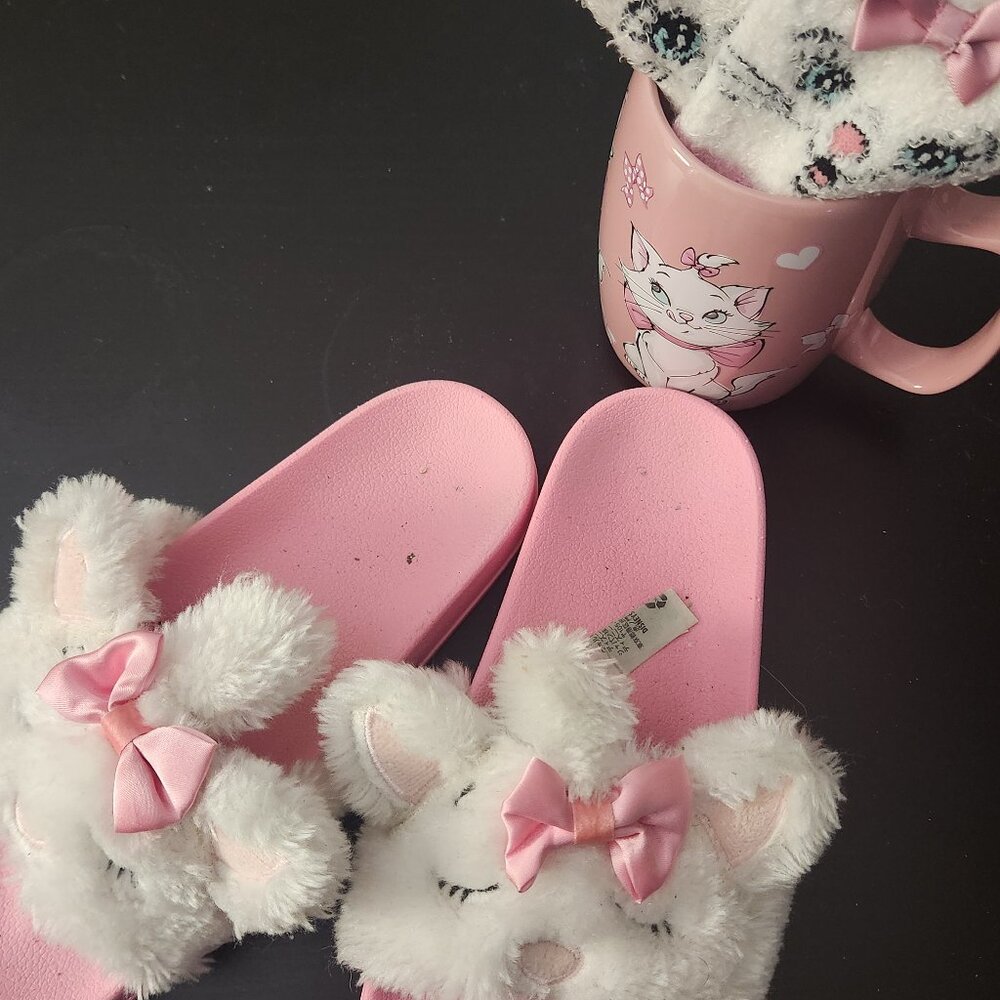 Marie Slippers with Matching Mug and Socks